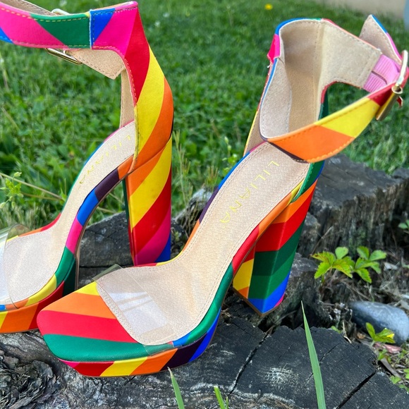 Lilana Women’s Chunky Heels - Picture 3 of 3